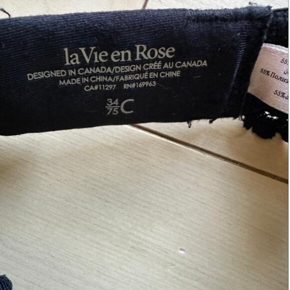 Barely worn La Vie en Rose bra in navy and black lace. - Picture 7 of 7